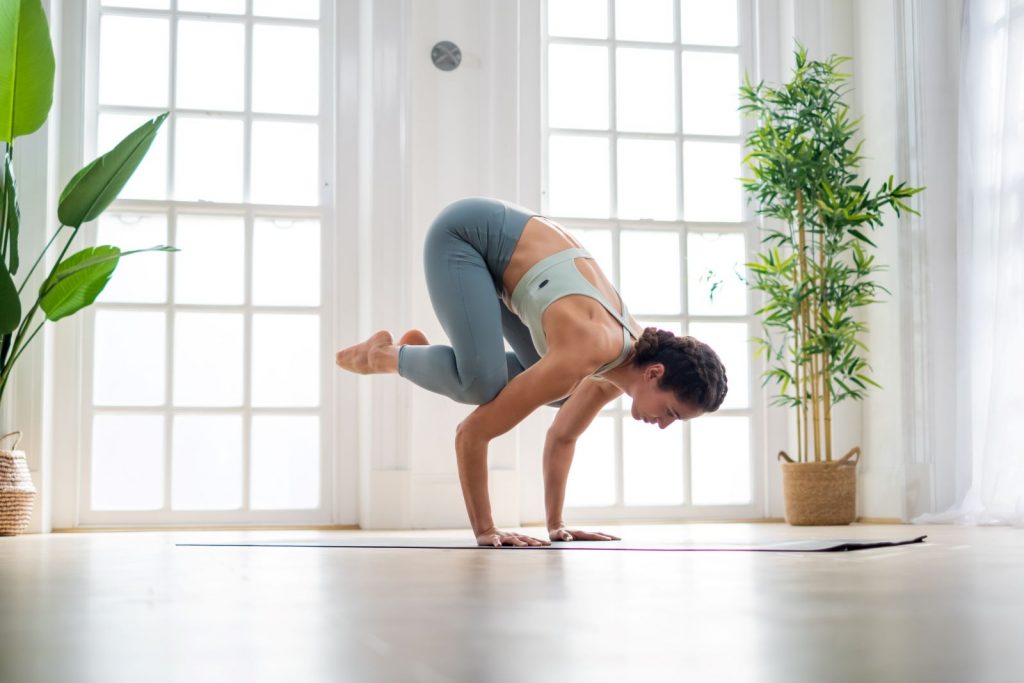 Yoga Content Crow Pose _header