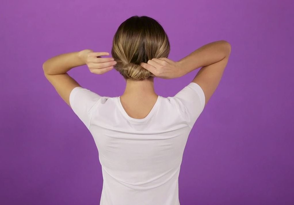 Trasforma lo chignon in una sciccosa coda bassa