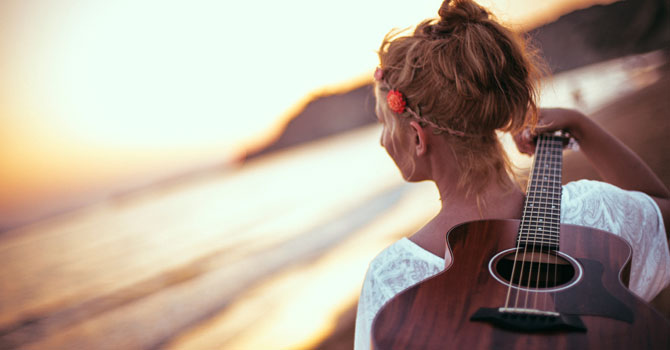 woman-guitar