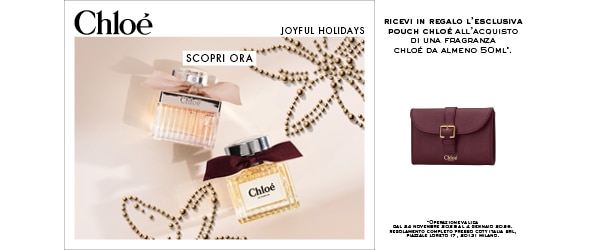 Chloé Joyful Holidays, due profumi Chloé con fiocchi rosa e bordeaux tra decorazioni dorate, pouch Chloé in regalo all’acquisto di fragranza da 50 ml.