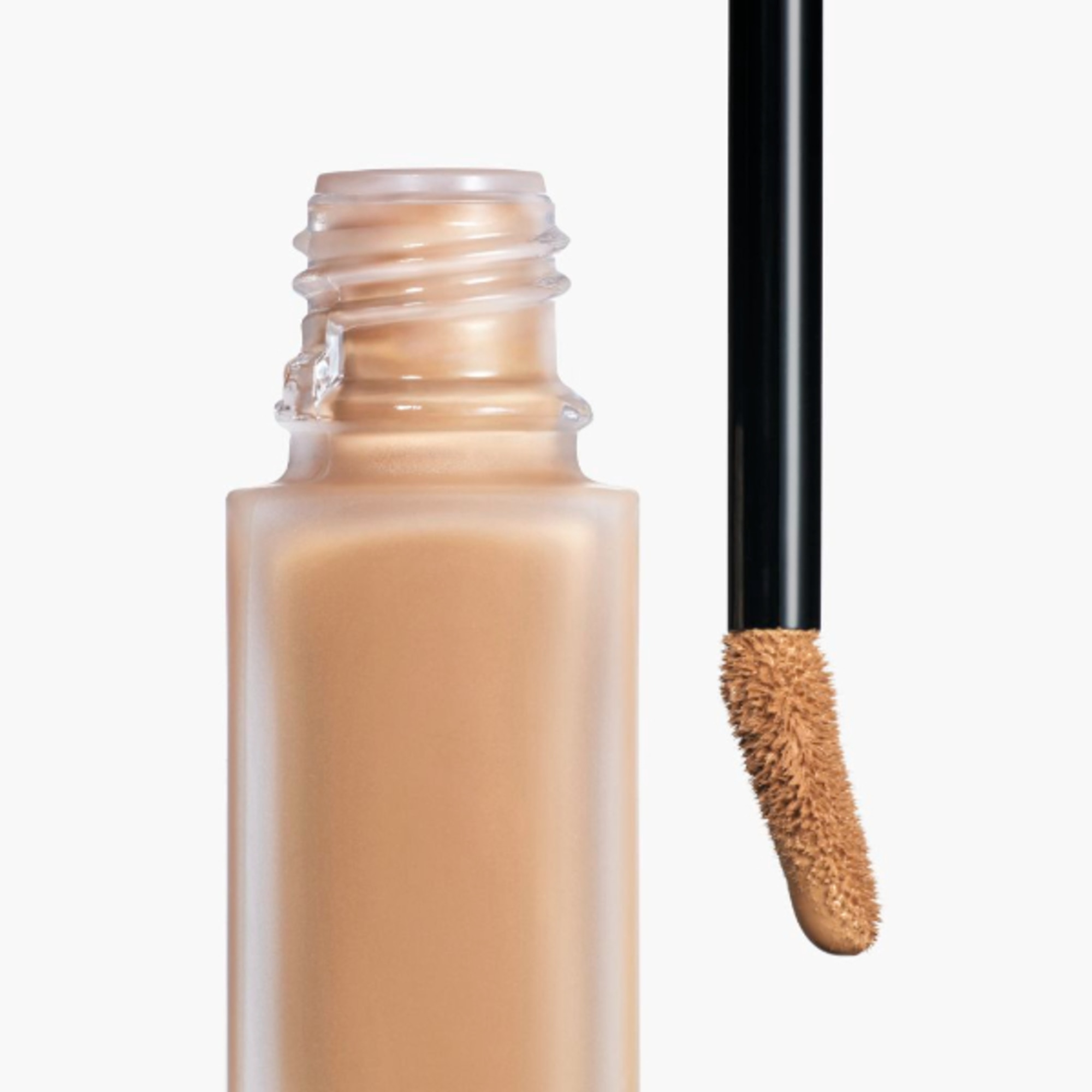 ULTRAWEAR – ALL-DAY COMFORT – FLAWLESS FINISH CONCEALER