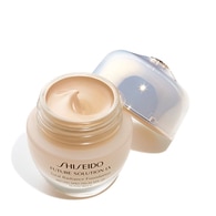  Shiseido FUTURE SOLUTION LX Total Radiance Foundation  1 di 2 