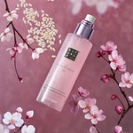 150 ML RITUALS THE RITUAL OF SAKURA Spray Corpo Illuminante  8 di 8 Spray Corpo Illuminante