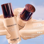 Guerlain TERRACOTTA LE TEINT GLOW Fondotinta Luminosità Effetto Naturale - A lunga Tenuta - No Transfer 6 di 7 Fondotinta Luminosità Effetto Naturale - A lunga Tenuta - No Transfer