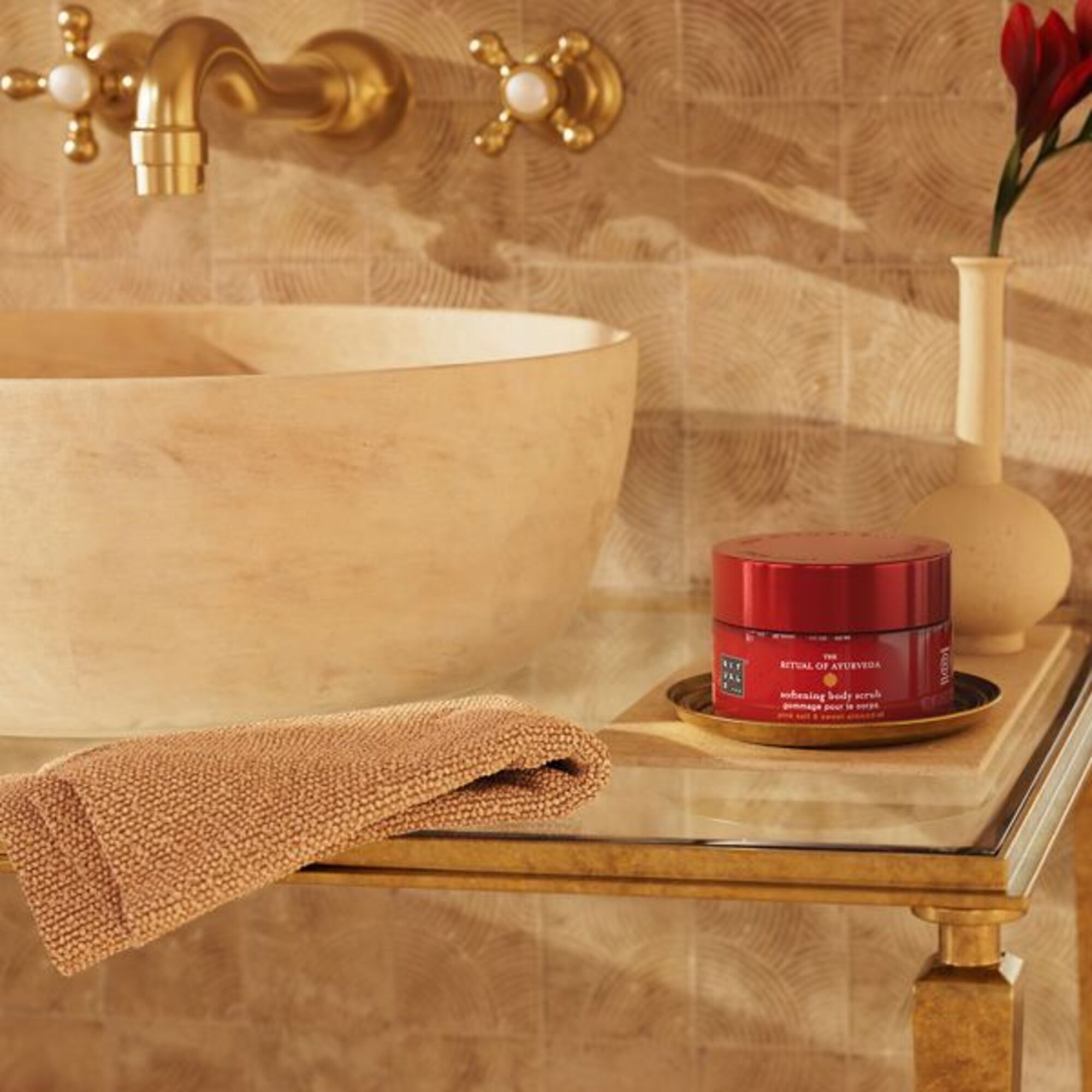 300 G RITUALS AYURVEDA The Ritual of Ayurveda Body Scrub  1 di 5 