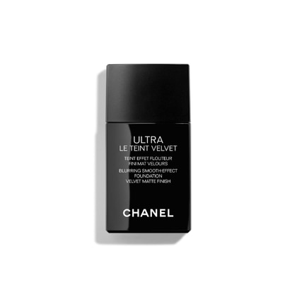  CHANEL ULTRA LE TEINT VELVET COLORITO EFFETTO PELLE LEVIGATA. RISULTATO OPACO VELLUTATO  1 di 4 