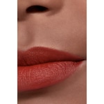  CHANEL ROUGE ALLURE VELVET EDIZIONE LIMITATA - IL ROSSETTO VELLUTATO LUMINOSO  5 di 8 EDIZIONE LIMITATA - IL ROSSETTO VELLUTATO LUMINOSO