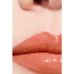 CHANEL ROUGE COCO ROSSETTO SATINATO A LUNGA TENUTA – IDRATANTE E LEVIGANTE 4 di 8 ROSSETTO SATINATO A LUNGA TENUTA – IDRATANTE E LEVIGANTE