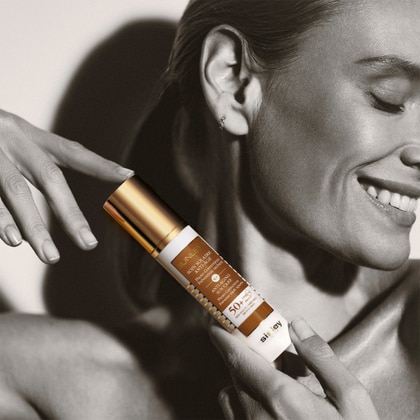 Soin Solaire Anti-Âge SPF50+
