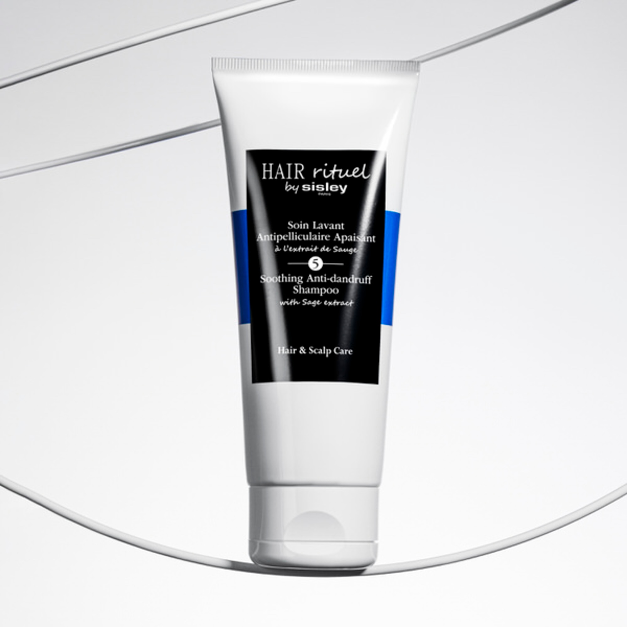 Hair Rituel by Sisley HAIR RITUEL Soin Lavant Antipelliculaire Apaisant - Shampoo antiforfora senza solfati 9 di 10 Soin Lavant Antipelliculaire Apaisant - Shampoo antiforfora senza solfati