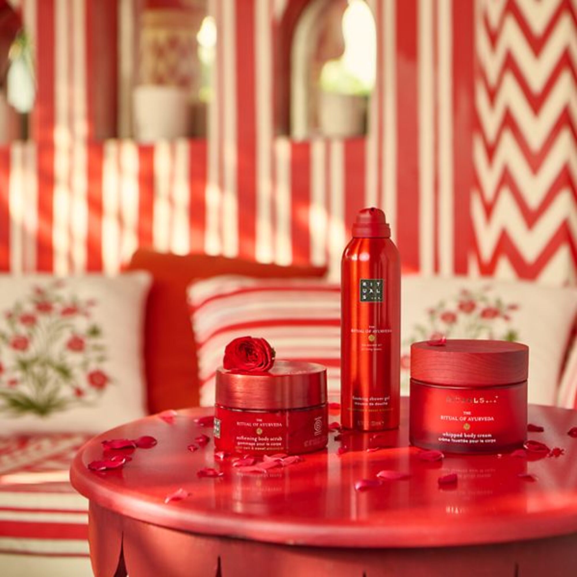 200 ML RITUALS AYURVEDA The Ritual of Ayurveda Foaming Shower Gel  1 di 5 