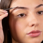  Atelier du Sourcil ACCESSORI Forbicine Per Sopracciglia Pro  2 di 3 Forbicine Per Sopracciglia Pro