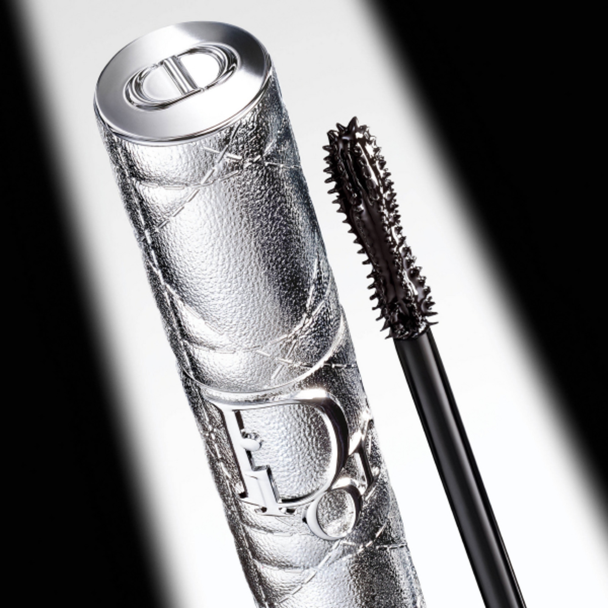  Dior DIORSHOW OVERVOLUME WATERPROOF Mascara Waterproof Volume Estremo 48 Ore  1 di 6 