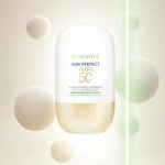 40 ML Lancaster SUN PERFECT AIR Daily Invisible Fluid SPF50 Pore & Imperfections 2 di 8 AIR Daily Invisible Fluid SPF50 Pore & Imperfections