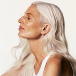 250 ML Olaplex OLAPLEX® N° 4P BLONDE ENHANCER TONING SHAMPOO 2 di 8 TONING SHAMPOO