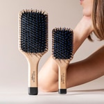  Hair Rituel by Sisley LA BROSSE DE POCHE BRILLANCE ET DOUCEUR Spazzola Districante - Formato Viaggio  5 di 5 Spazzola Districante - Formato Viaggio