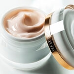 50 ML Sisley SISLEYA L'Intégral Anti-Age Crème Gel Frais 4 di 8 L'Intégral Anti-Age Crème Gel Frais