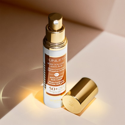 Soin Solaire Anti-Âge SPF50+