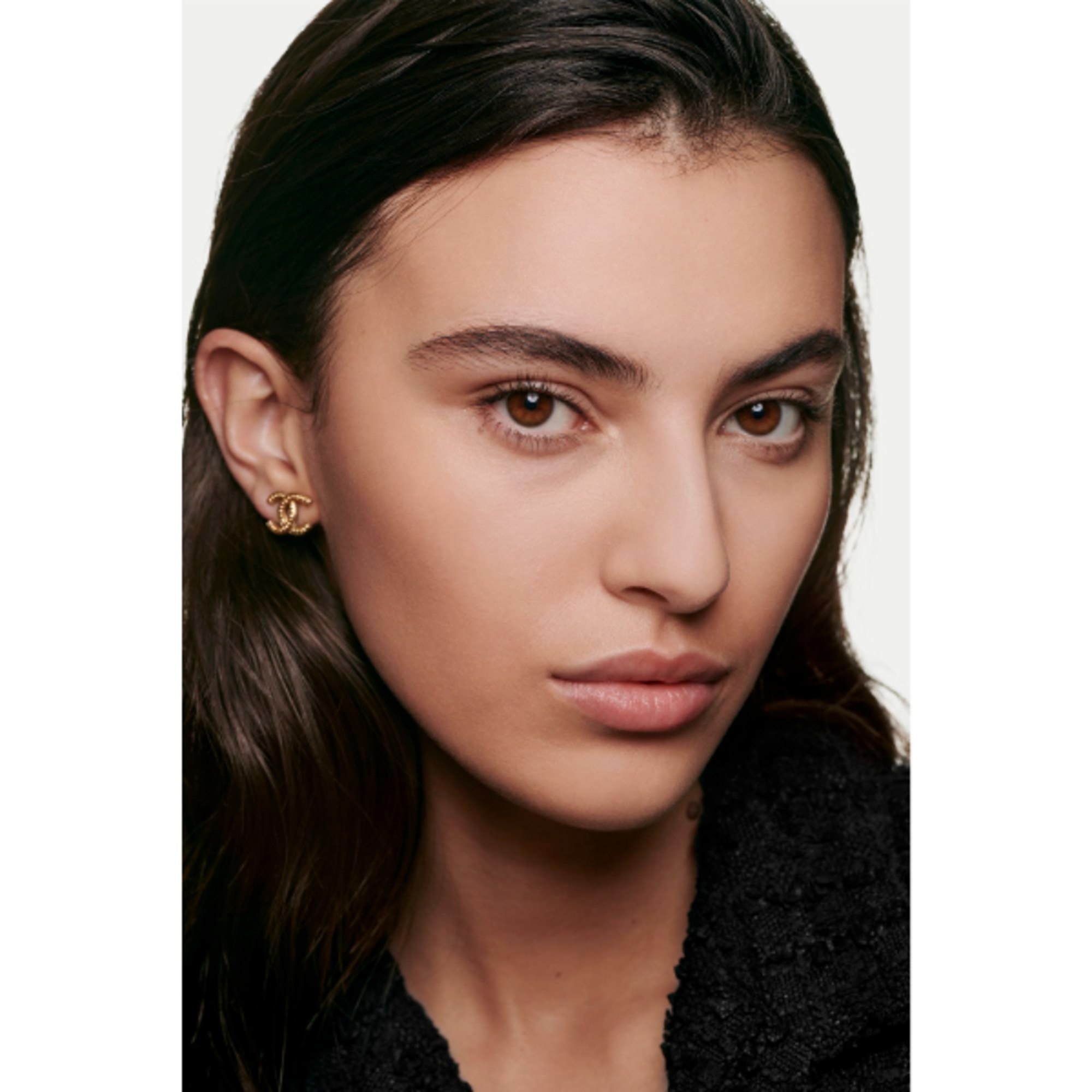  CHANEL ULTRA LE TEINT VELVET COLORITO EFFETTO PELLE LEVIGATA. RISULTATO OPACO VELLUTATO  1 di 4 