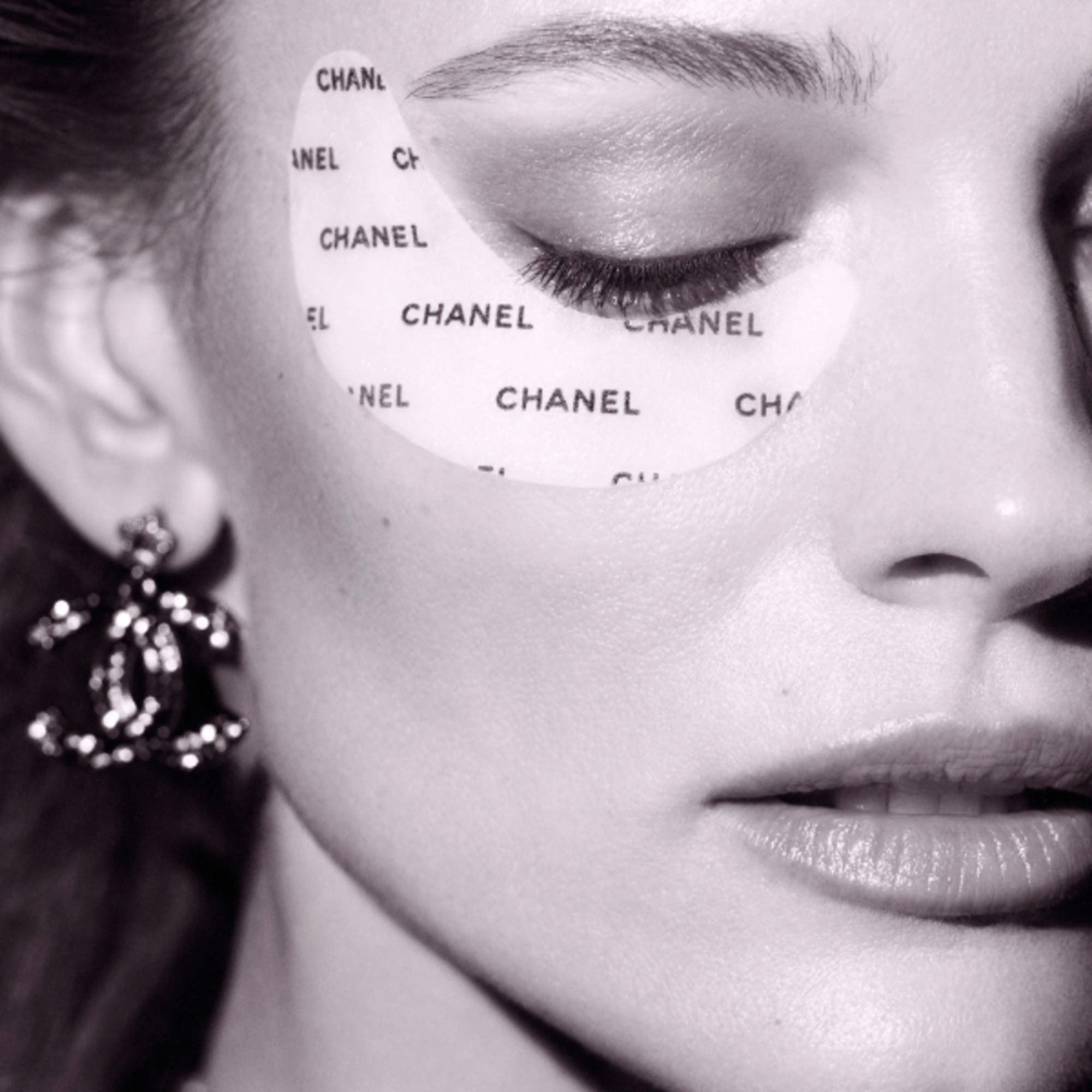 SMOOTHS – FIRMS – TIGHTENING EFFECT