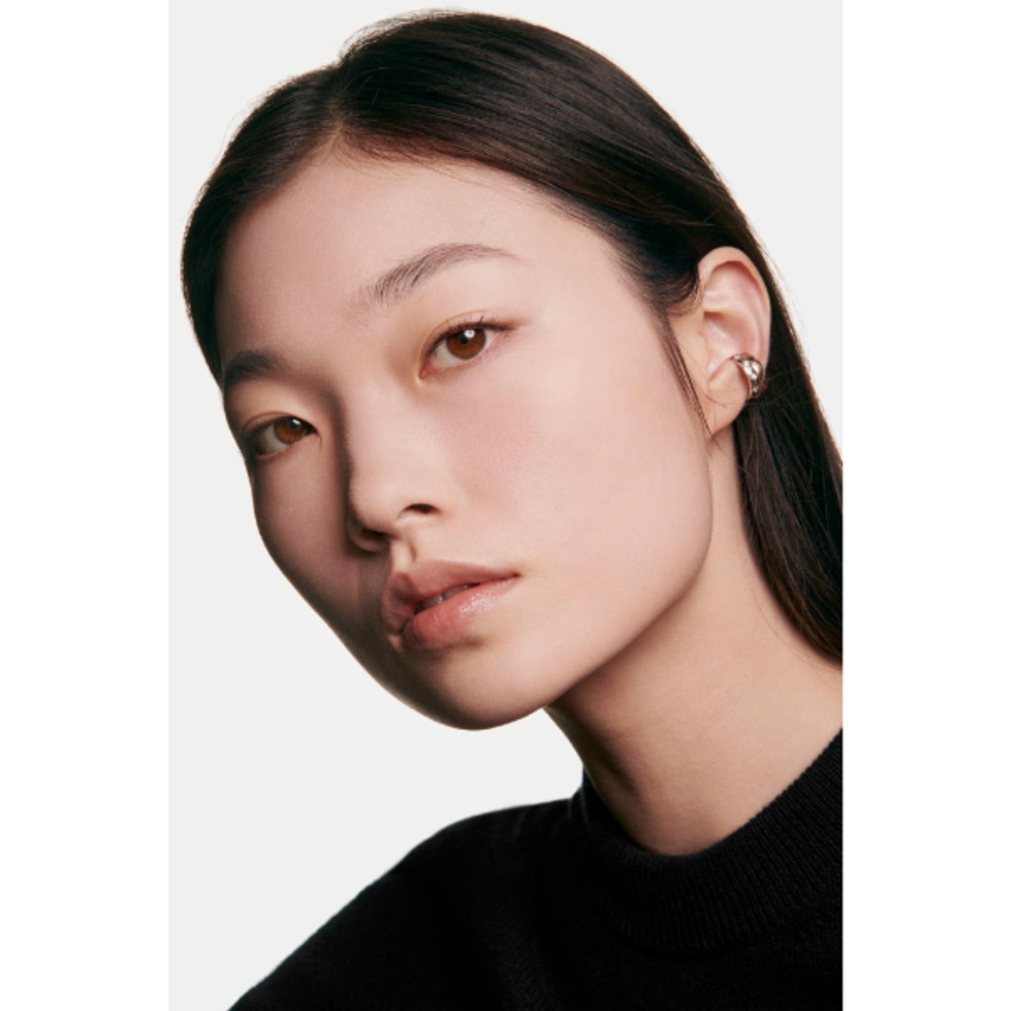 COLORITO EFFETTO PELLE LEVIGATA. RISULTATO OPACO VELLUTATO