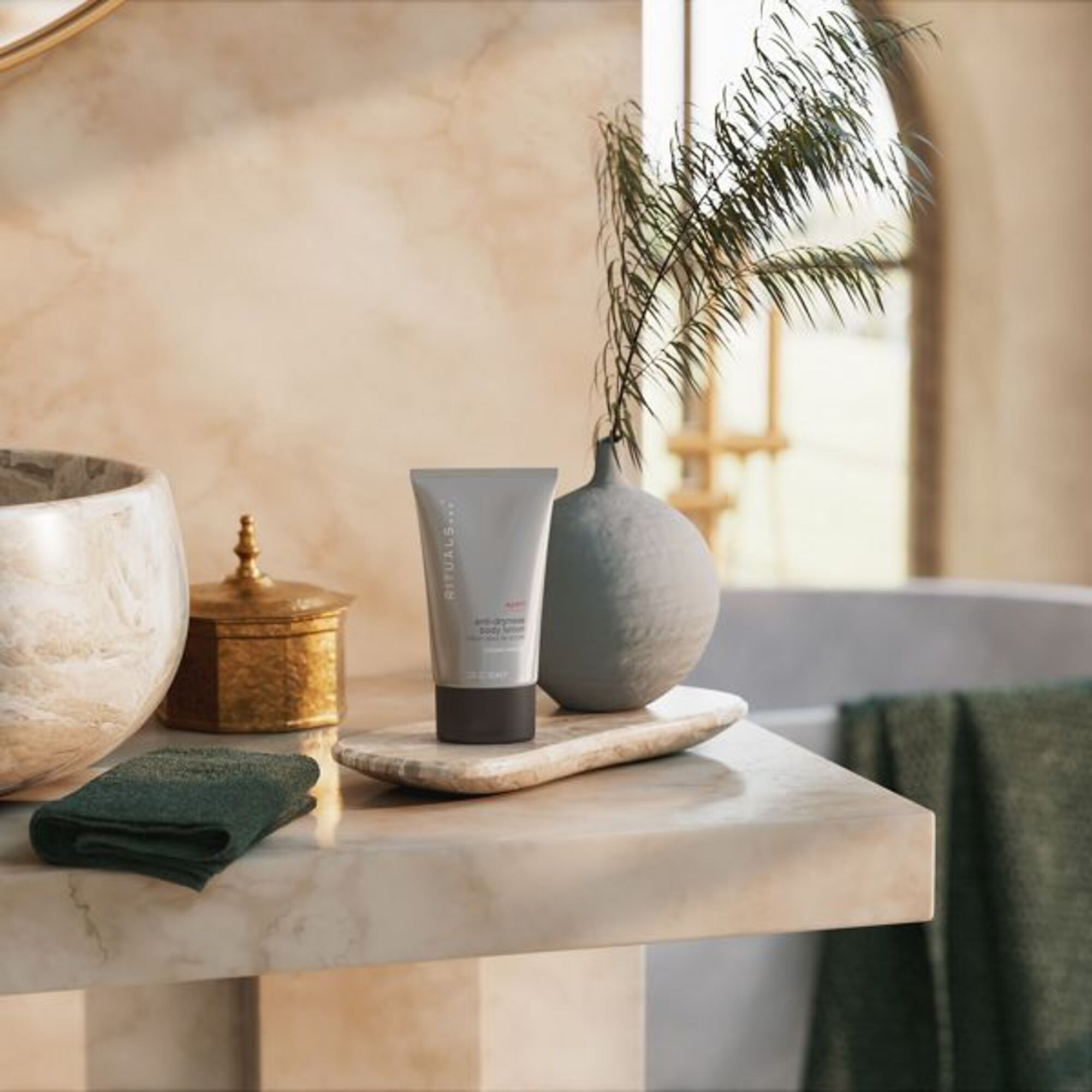 100 ML RITUALS SPORT Sport Anti-Dryness Body Lotion  1 di 4 