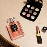 CHANEL ROUGE COCO LIMITED EDITION LONGWEAR SATIN LIPSTICK – HYDRATING AND SMOOTHING LIP CARE 8 di 8 LONGWEAR SATIN LIPSTICK – HYDRATING AND SMOOTHING LIP CARE