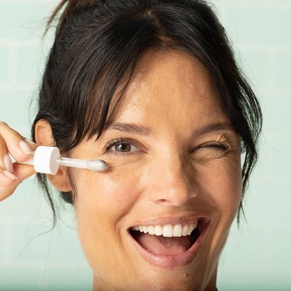 Trattamento Concentrato Contorno Occhi Ad Azione Levigante E Tonificante