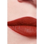  CHANEL ROUGE ALLURE VELVET IL ROSSETTO VELLUTATO LUMINOSO  6 di 8 IL ROSSETTO VELLUTATO LUMINOSO