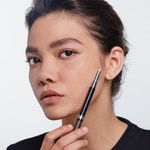 L'Oréal Paris INFAILLIBLE BROW XPERT Matita Sopracciglia Triangolare Riempitiva 2 di 3 Matita Sopracciglia Triangolare Riempitiva