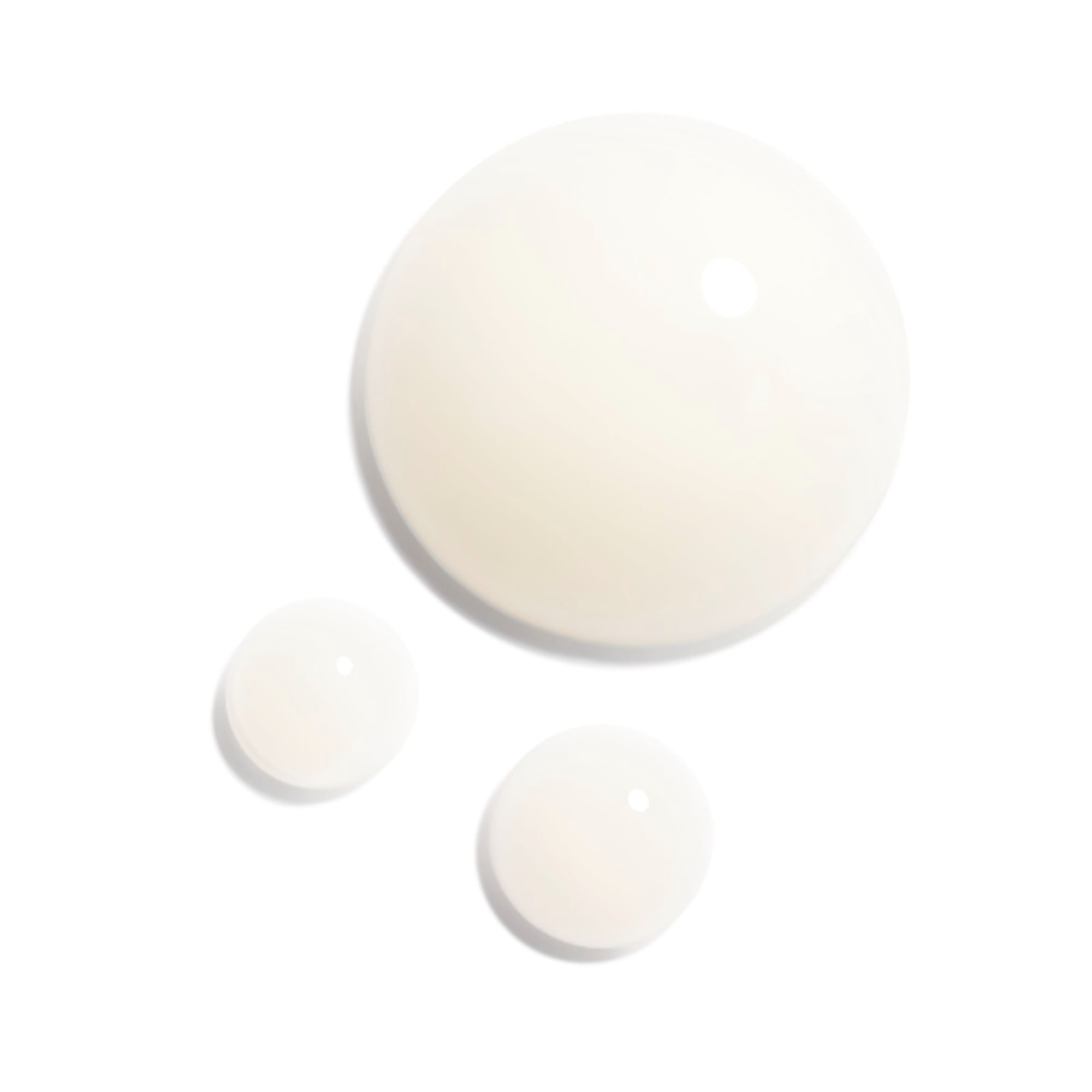 15 ML CHANEL N°1 DE CHANEL SIERO OCCHI RIVITALIZZANTE LEVIGARE - DEFATICARE - APRIRE LO SGUARDO  1 di 4 