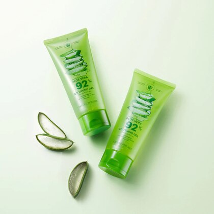 250 ML NATURE REPUBLIC ALOE VERA 92% SOOTHING GEL Gel Lenitivo e Idratante  1 di 3 