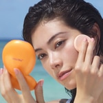 Shiseido TANNING COMPACT Ricarica Fondotinta Compatto SPF11 2 di 3 Ricarica Fondotinta Compatto SPF11