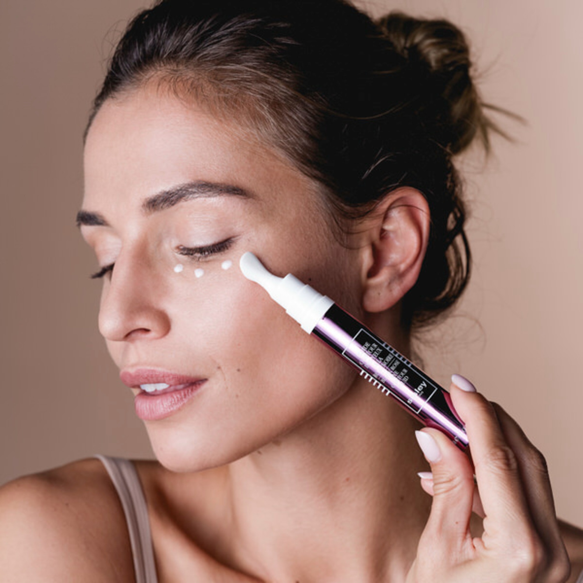 Fluido Contorno Occh -Leviga, Rivitalizza, Illumina