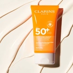 150 ML Clarins CRÈME SOLAIRE JEUNESSE Crema Solare Giovinezza Protezione Molto Alta SPF50 Corpo 3 di 4 Crema Solare Giovinezza Protezione Molto Alta SPF50 Corpo