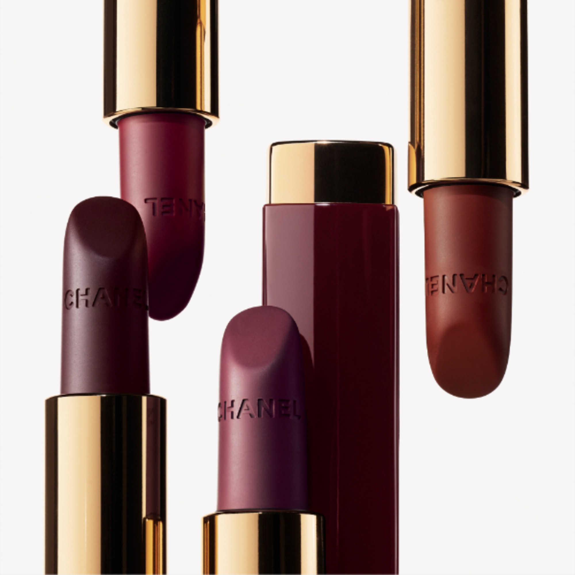  CHANEL ROUGE ALLURE VELVET IL ROSSETTO VELLUTATO LUMINOSO  8 di 8 IL ROSSETTO VELLUTATO LUMINOSO