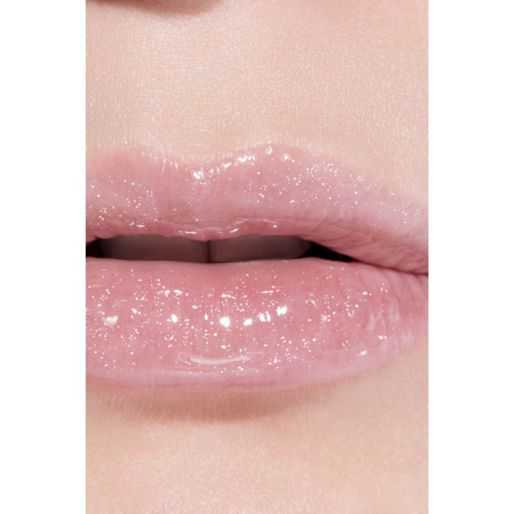 CHANEL ROUGE COCO HYDRA GLOSS GLOSS IDRATANTE E LEVIGANTE ULTRA-BRILLANTE 6 di 8 GLOSS IDRATANTE E LEVIGANTE ULTRA-BRILLANTE