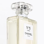 100 ML CHANEL N°5 L'EAU EAU DE TOILETTE VAPORIZZATORE 3 di 5 EAU DE TOILETTE VAPORIZZATORE