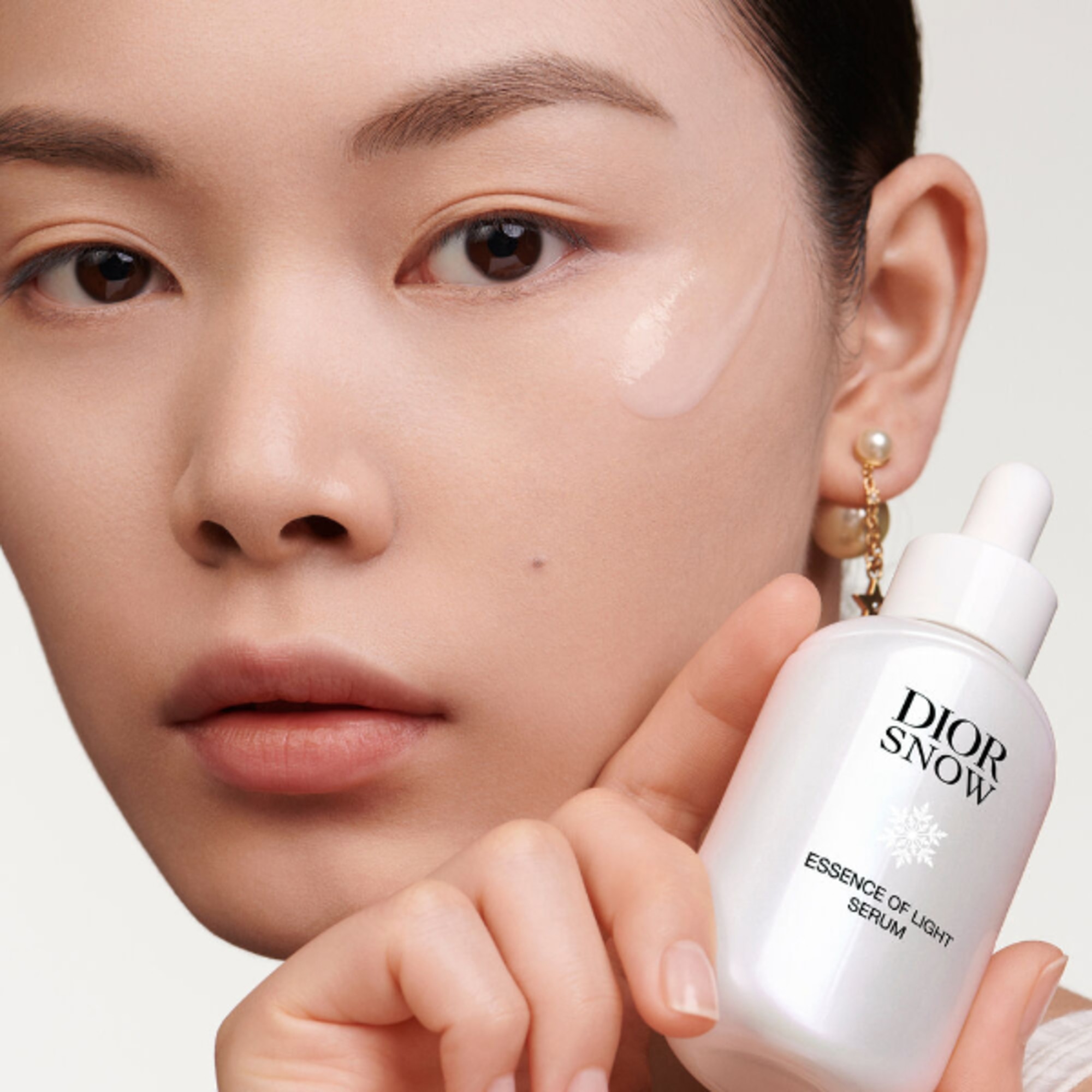 Essence Of Light Serum