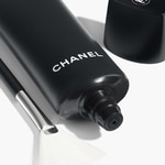 100 ML CHANEL LE LIFT PRO Gommage AHA Resurfaçant 3 di 3 Gommage AHA Resurfaçant