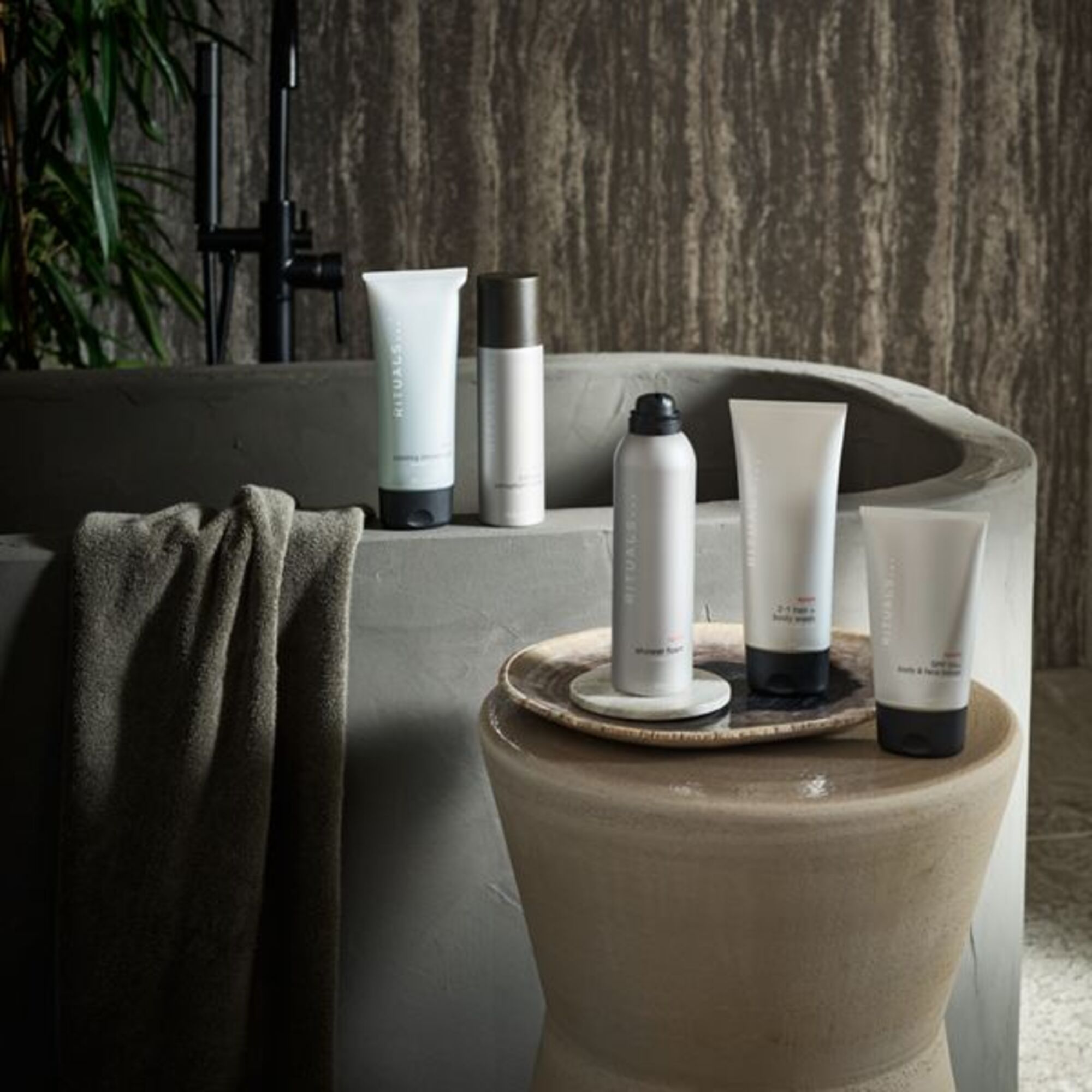 200 ML RITUALS SPORT Sport 2-in-1 Shampoo & Body Wash  1 di 4 