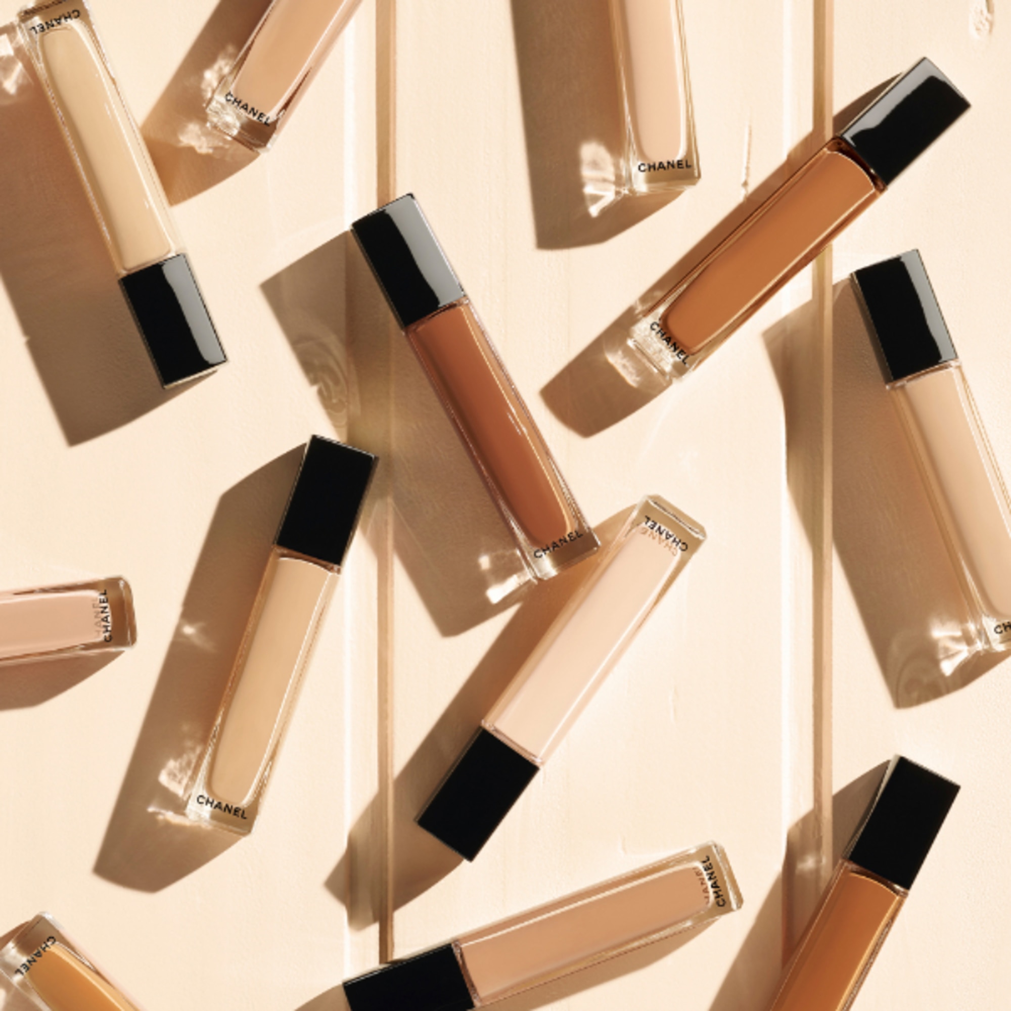  CHANEL LES BEIGES CORRECTEUR SÉRUM LUMINOSITÀ EFFETTO RADIOSO E NATURALE  1 di 8 