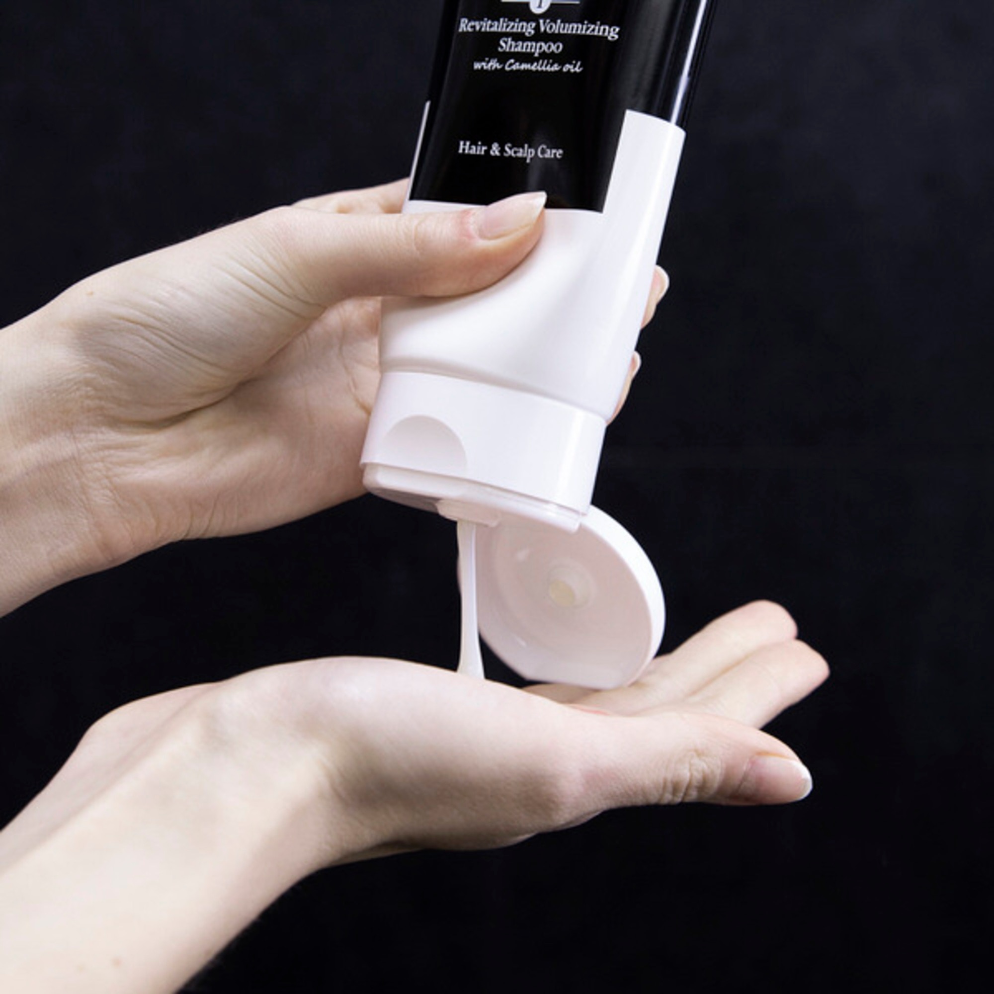 Soin Lavant Revitalisant Volumateur à l'huile de Camélia