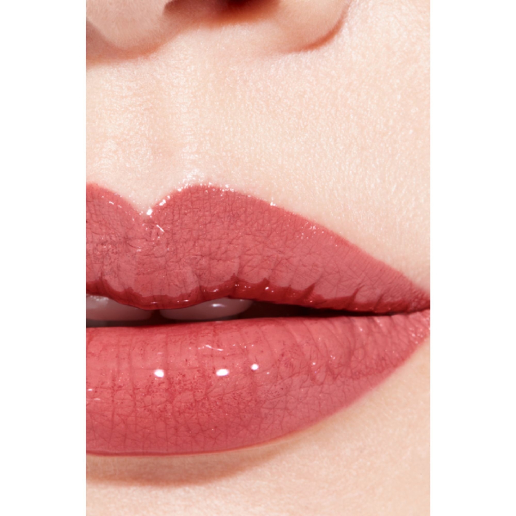  CHANEL LE ROUGE DUO ULTRA TENUE DUO LABBRA A LUNGA TENUTA  4 di 8 DUO LABBRA A LUNGA TENUTA