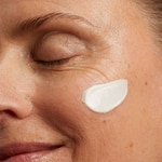50 ML Clarins NUTRI-LUMIÈRE SPF15 Trattamento Anti-Età  4 di 5 Trattamento Anti-Età