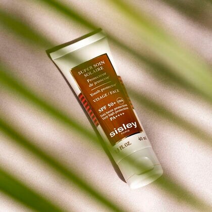 40 ML Sisley SUPER SOIN SOLAIRE VISAGE SPF50+ Super Soin Solaire Visage SPF 50+  1 di 4 