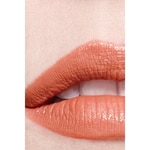 CHANEL ROUGE COCO ROSSETTO SATINATO A LUNGA TENUTA – IDRATANTE E LEVIGANTE 6 di 8 ROSSETTO SATINATO A LUNGA TENUTA – IDRATANTE E LEVIGANTE