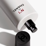 140 ML CHANEL N°1 DE CHANEL Siero Brume Corpo Rivitalizzante 3 di 3 Siero Brume Corpo Rivitalizzante
