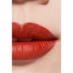 CHANEL ROUGE ALLURE VELVET EDIZIONE LIMITATA - IL ROSSETTO VELLUTATO LUMINOSO 4 di 8 EDIZIONE LIMITATA - IL ROSSETTO VELLUTATO LUMINOSO