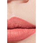 CHANEL ROUGE ALLURE VELVET Rossetto mat colore intenso 4 di 6 Rossetto mat colore intenso